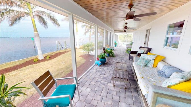 Interior, Sun Room, Water