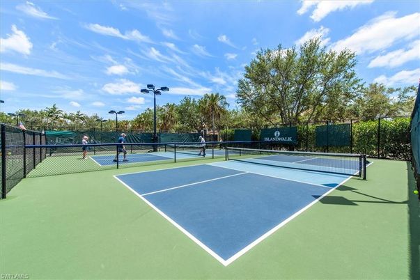 Exterior, Tennis Courts