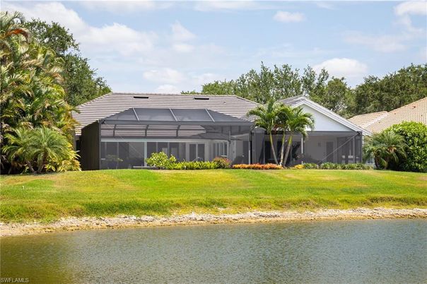 Exterior, Lake