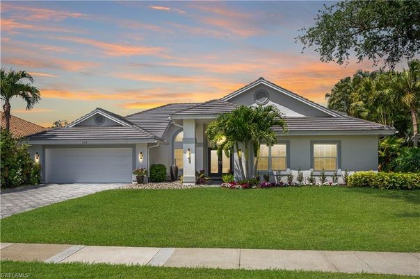 Attached, Exterior, Facade, Ranch