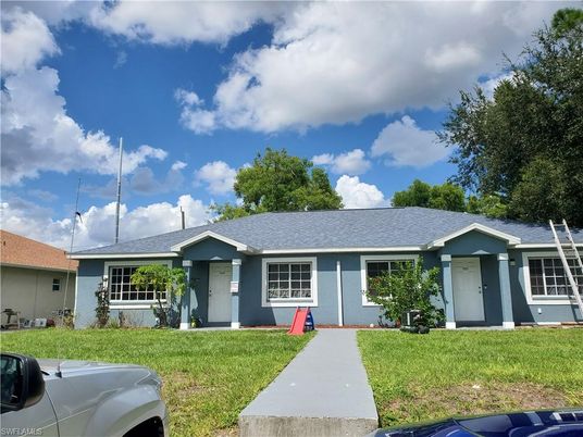 Backyard, Exterior, Facade, Ranch