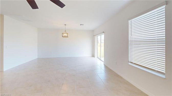 Empty room, Interior, Pendant Lights