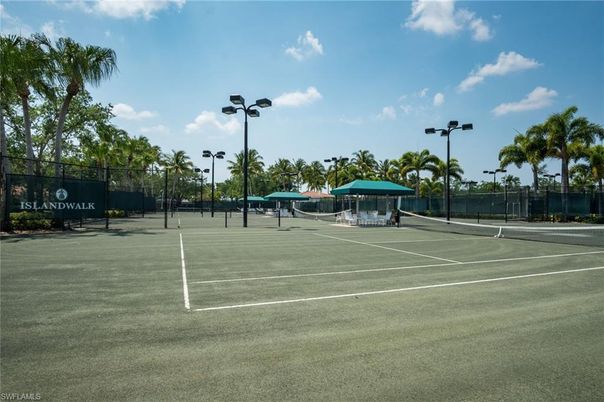 Exterior, Tennis Courts