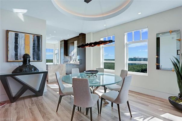 Dining room, Interior, Kitchen, Pendant Lights, Recessed Lighting, Wood Texture Flooring