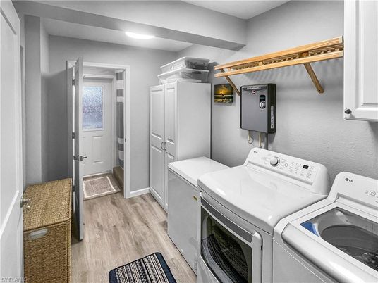 Interior, Washer, Wood Texture Flooring