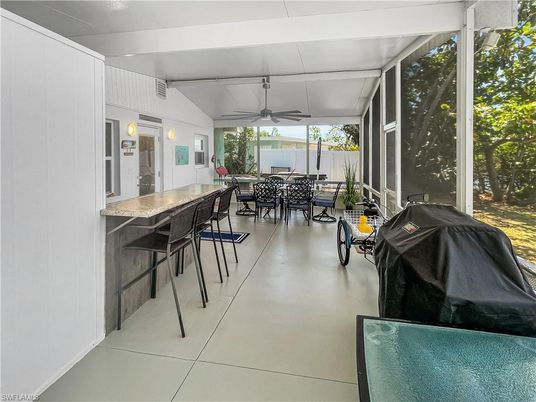 Dining room, Interior