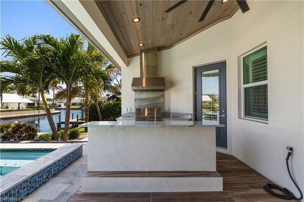 Exterior, Pool, Water