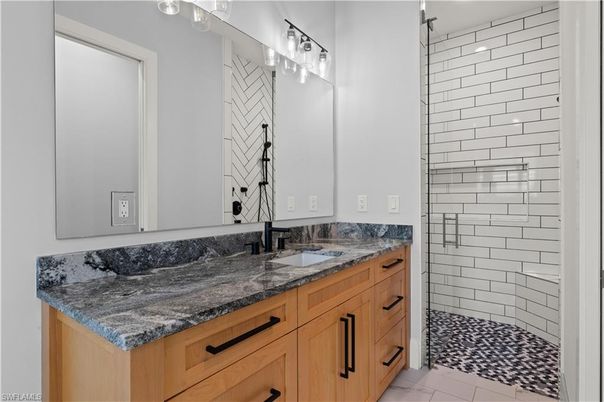 Bathroom, Dual Sink Vanities, Interior