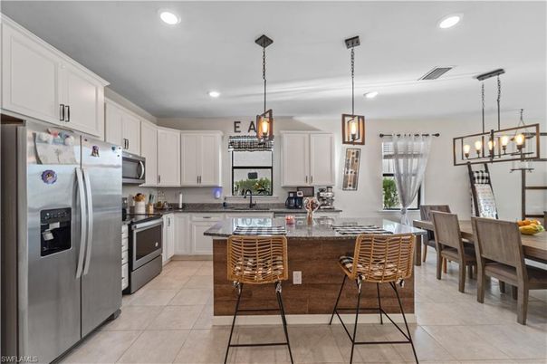 Dining room, Interior, Kitchen, Pendant Lights, Recessed Lighting, Stainless Steel Appliances