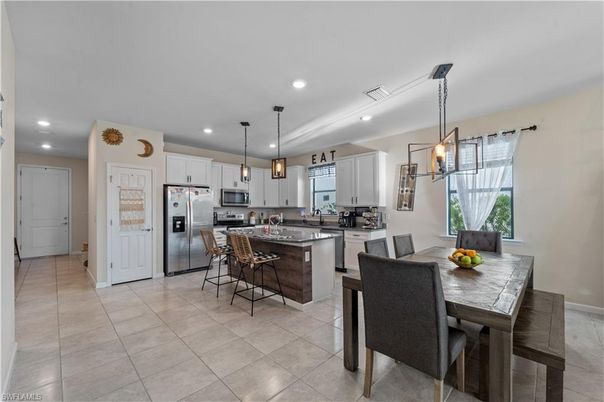 Dining room, Interior, Kitchen, Pendant Lights, Recessed Lighting, Stainless Steel Appliances