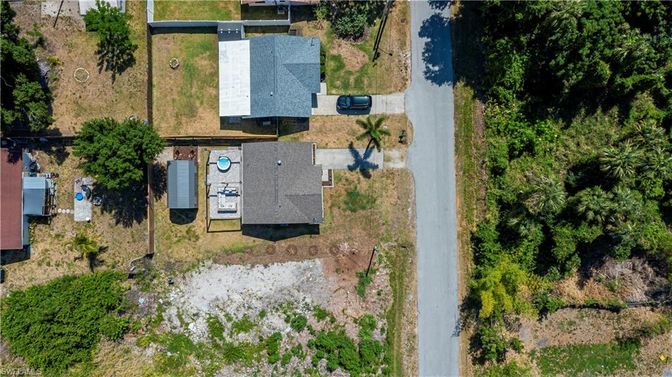Exterior, Drone