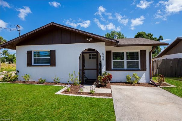 Backyard, Exterior, Facade, Ranch