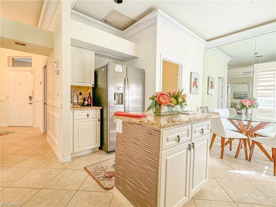 Dining room, Interior, Kitchen, Stainless Steel Appliances
