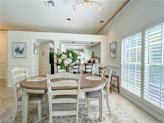 Dining room, Interior, Recessed Lighting
