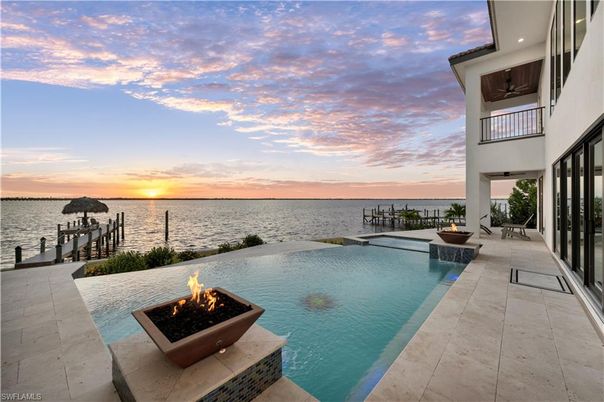 Exterior, Lake, Pool, Water