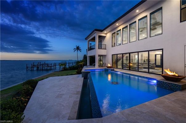 Exterior, Pool, Water