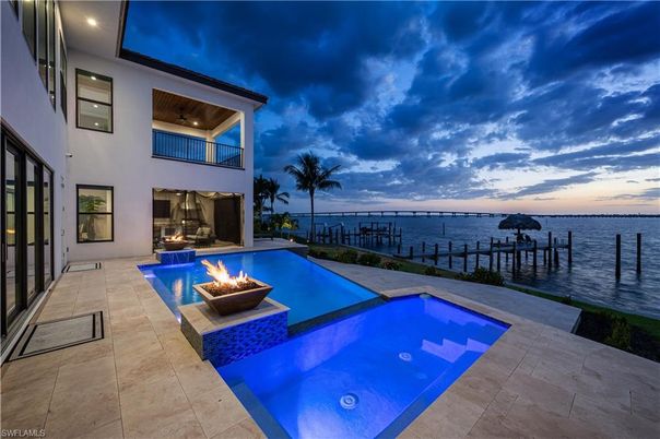 Exterior, Pool, Water
