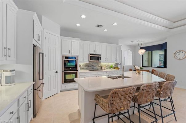 Dining room, Interior, Kitchen, Pendant Lights, Recessed Lighting, Stainless Steel Appliances