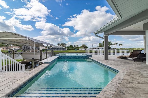 Exterior, Pool