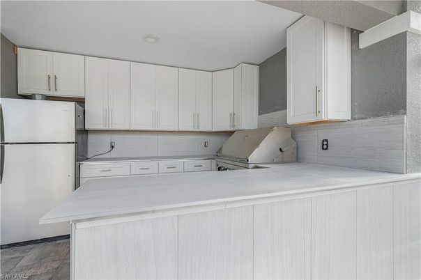 Interior, Kitchen, Recessed Lighting, Washer