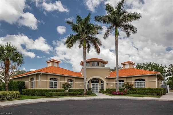 Exterior, Facade, Mediterranean