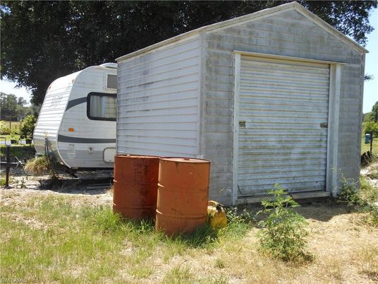 Detached Garage, Exterior