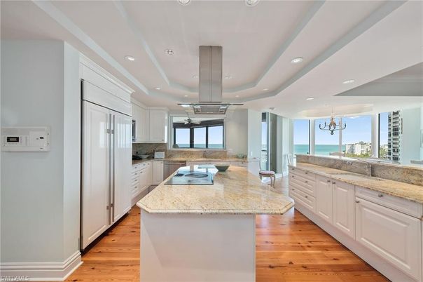 Chandelier, Interior, Kitchen, Recessed Lighting, Water, Wood Texture Flooring