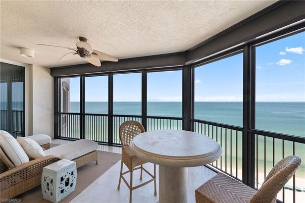Interior, Sun Room, Water