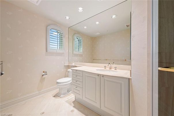 Bathroom, Interior, Recessed Lighting