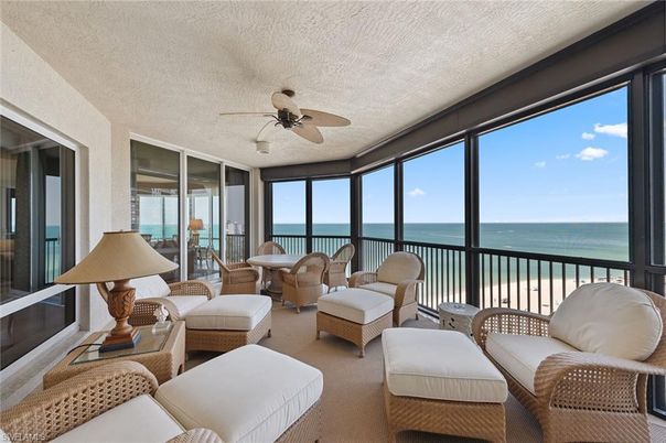 Interior, Living room, Sun Room, Water
