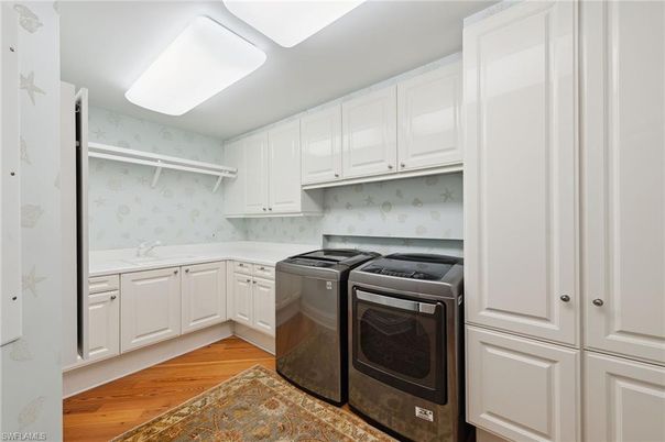 Interior, Kitchen, Washer, Wood Texture Flooring