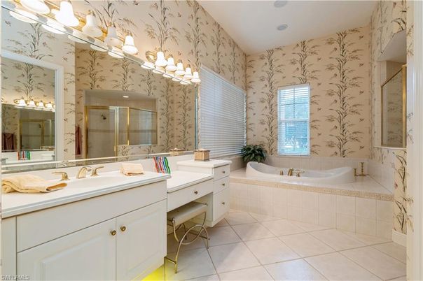 Bathroom, Dual Sink Vanities, Interior