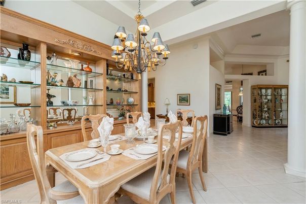 Chandelier, Dining room, Interior