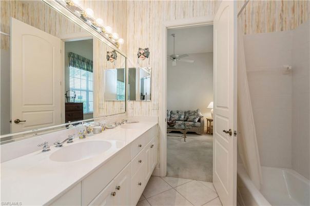 Bathroom, Bedroom, Dual Sink Vanities, Interior