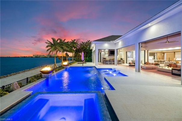 Exterior, Pool, Water
