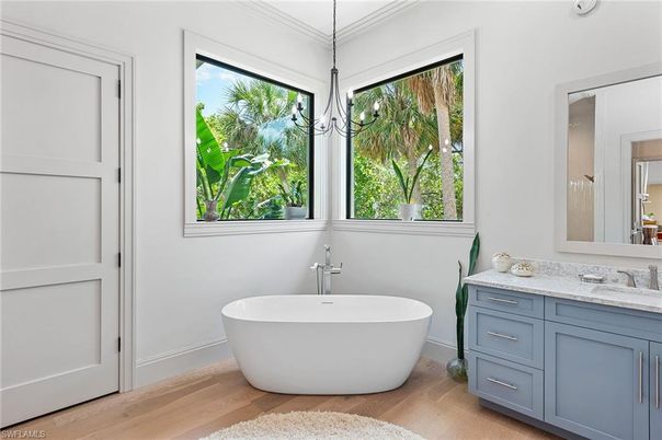 Bathroom, Free Standing Baths, Interior, Pendant Lights, Wood Texture Flooring