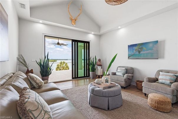 Interior, Living room, Pendant Lights, Recessed Lighting, Wood Texture Flooring
