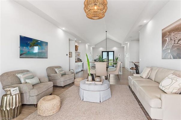 Dining room, Interior, Living room, Pendant Lights, Recessed Lighting, Wood Texture Flooring