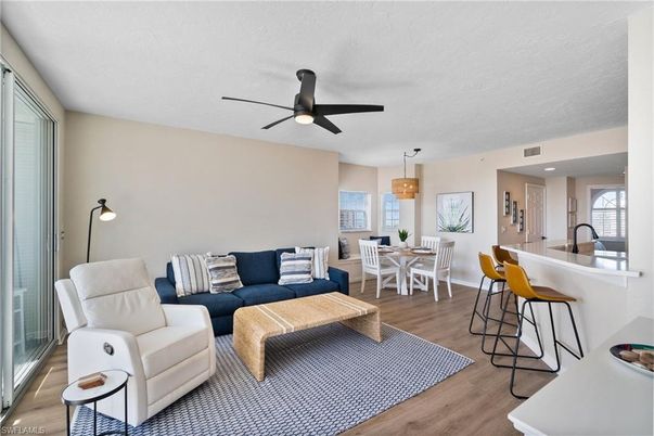 Dining room, Interior, Kitchen, Living room, Pendant Lights, Recessed Lighting, Wood Texture Flooring