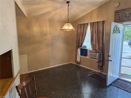 Empty room, Interior, Pendant Lights