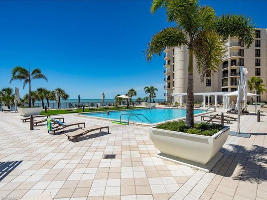 Exterior, Pool, Water