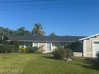 Backyard, Exterior, Facade, Ranch