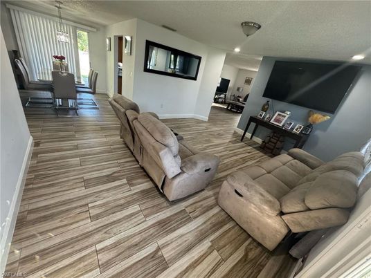 Dining room, Interior, Living room, Pendant Lights, Recessed Lighting, Wood Texture Flooring