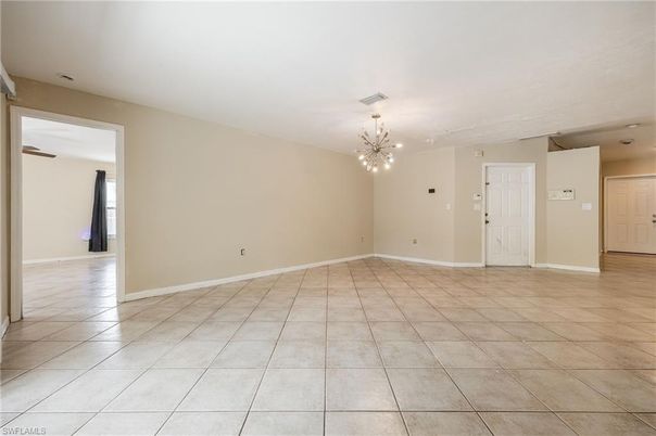 Empty room, Interior, Pendant Lights