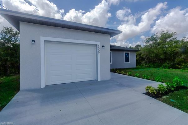Detached Garage, Exterior