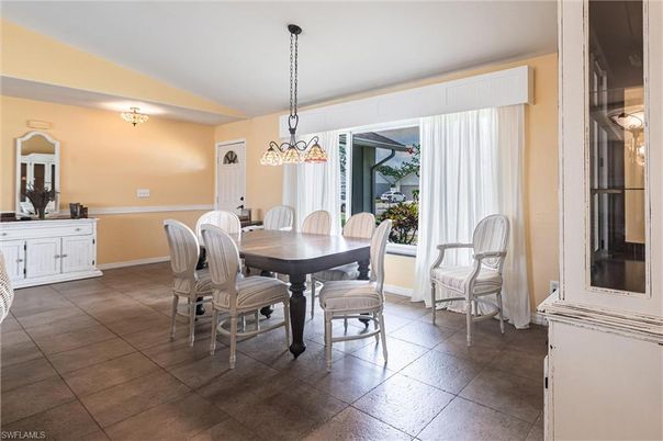 Chandelier, Dining room, Interior, Pendant Lights