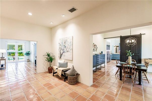Dining room, Interior, Pendant Lights, Recessed Lighting