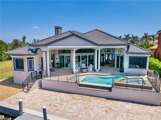Backyard, Exterior, Facade, Pool, Ranch
