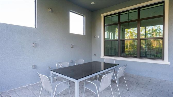 Dining room, Interior