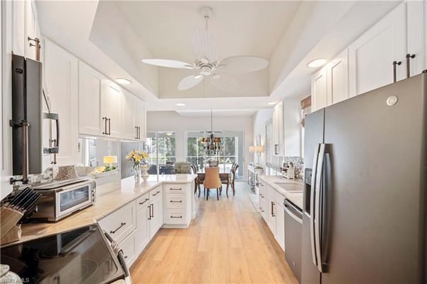 Chandelier, Dining room, Interior, Kitchen, Recessed Lighting, Wood Texture Flooring